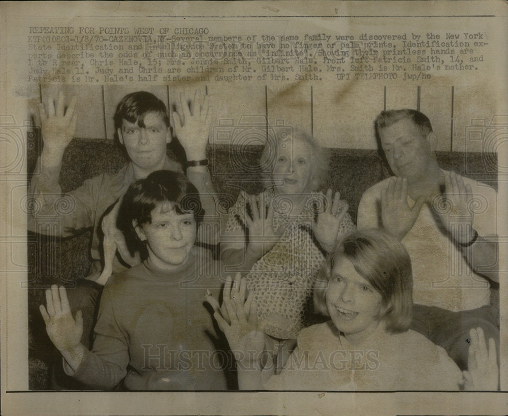 1970 Family With No Palm or Finger Prints - Historic Images