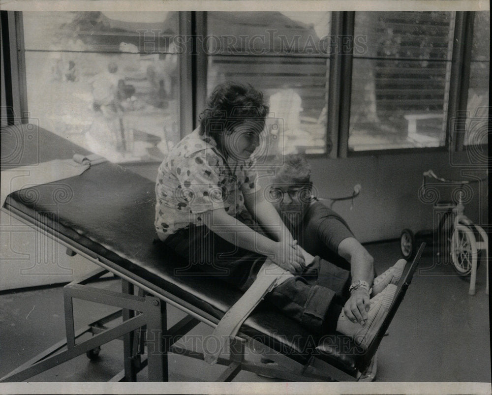 1973 Jay Nardi Physical Therapist - Historic Images