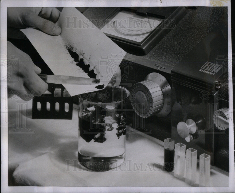 1952 Laboratory Technician Experiments - Historic Images