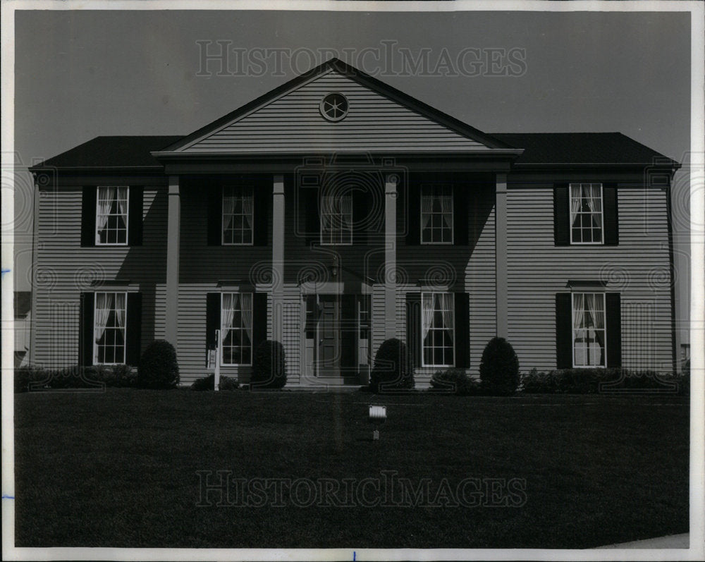 1975 Fairview Model Home - Historic Images