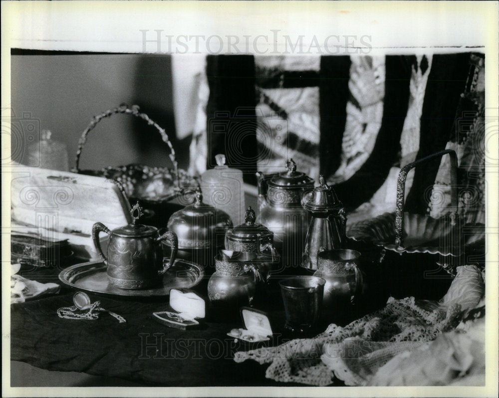 1985 silverware and quilts artifacts - Historic Images