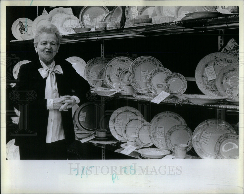 1984 Alice Kirnbauer of Marshall&#39;s gift dep - Historic Images