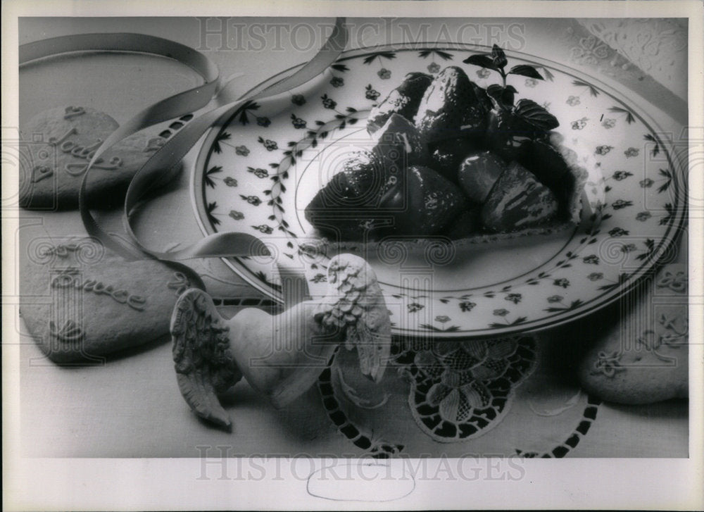 Pie in a china. - Historic Images