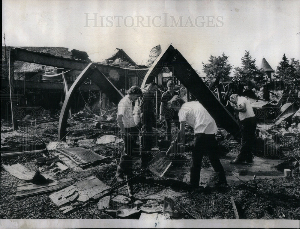 1976 17 Fire Departments Fought Blaze - Historic Images