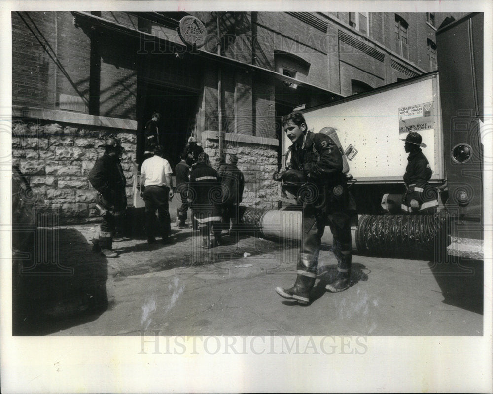 1980 Fumes Empty W. Side Factory Firefighte - Historic Images