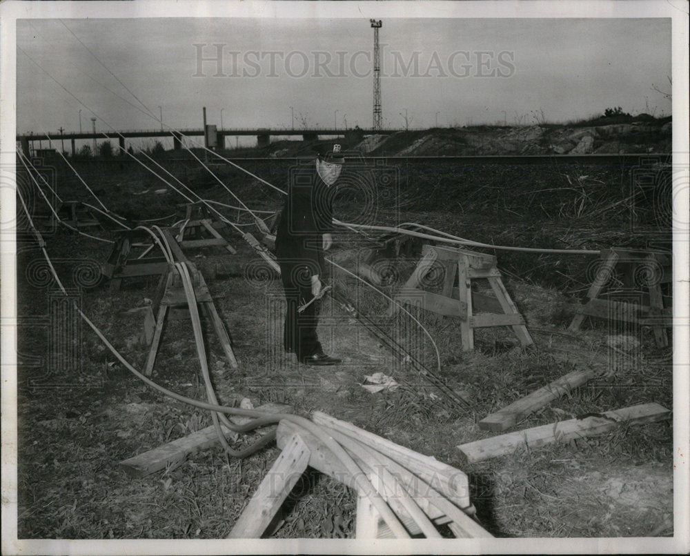 1964 copper wire theft in Chicago area - Historic Images