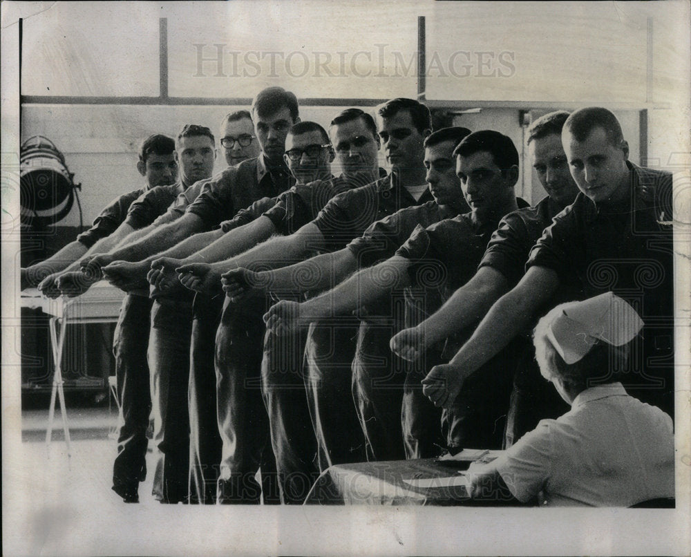 1969 Marines Donate Blood - Historic Images