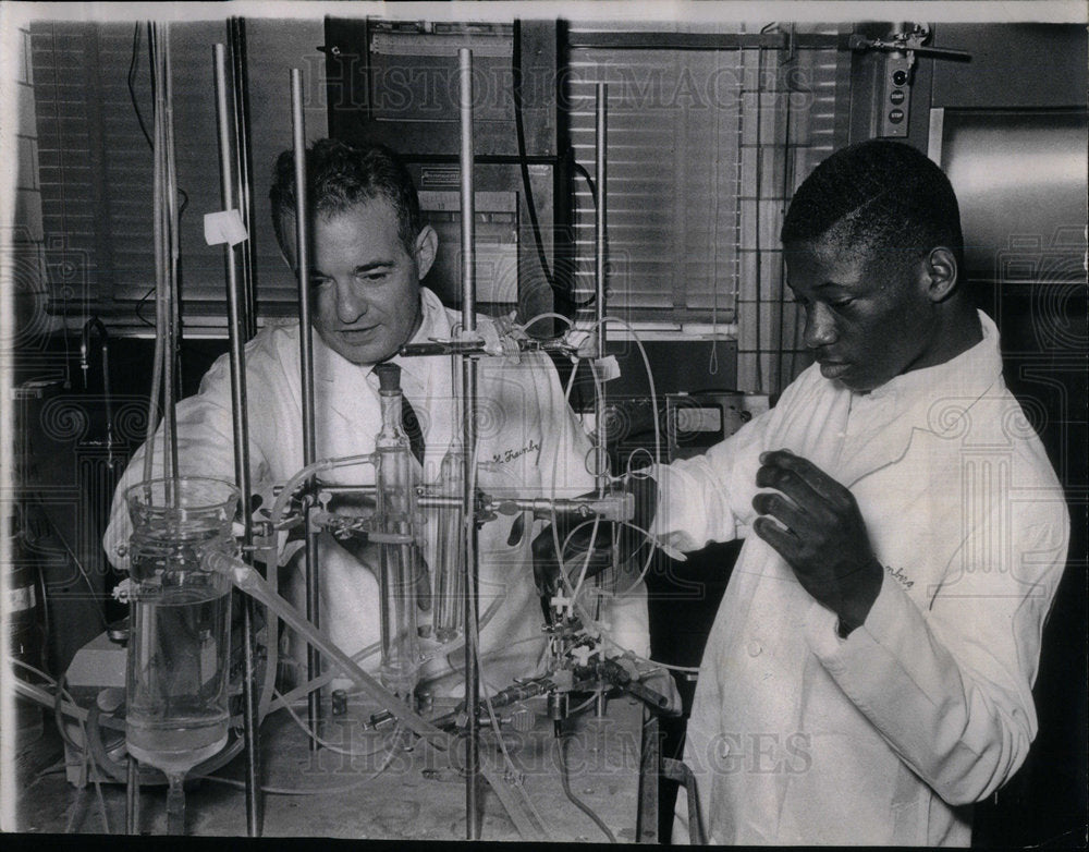 1966 HS Student Learning Chemistry - Historic Images