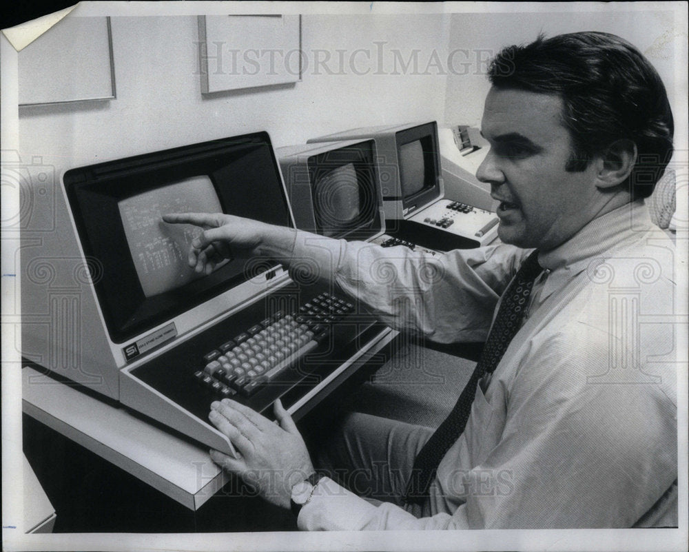 1977 Stock Brokers - Historic Images