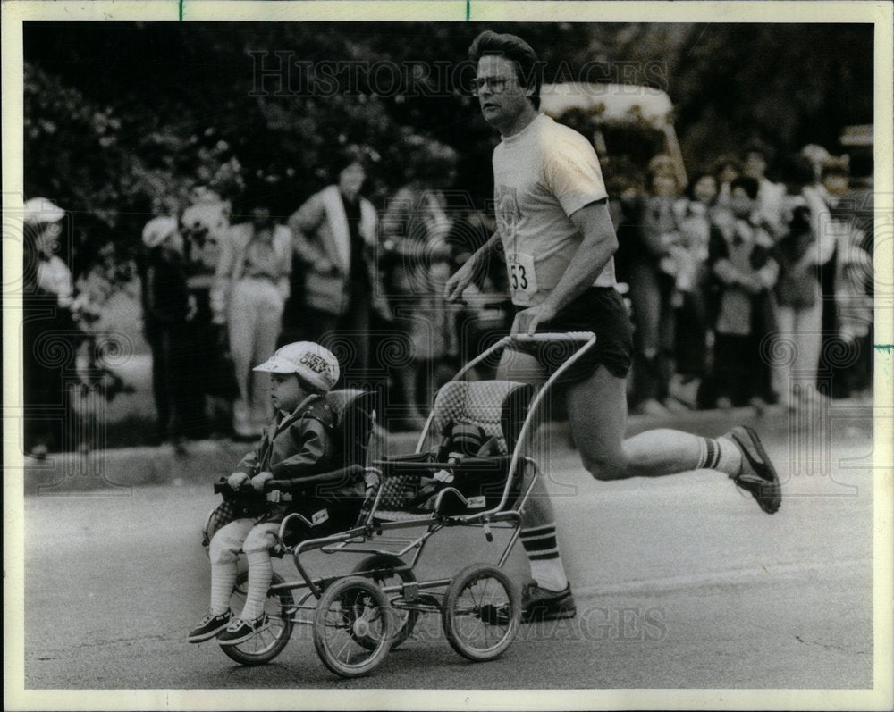 1984 Roy Roberts Celebrates Father&#39;s Day - Historic Images