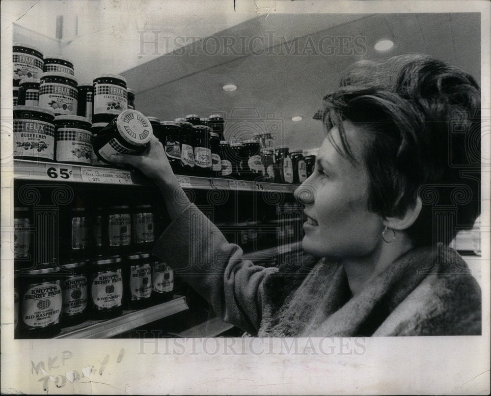 1969 Mrs. William James Checkes Prices - Historic Images