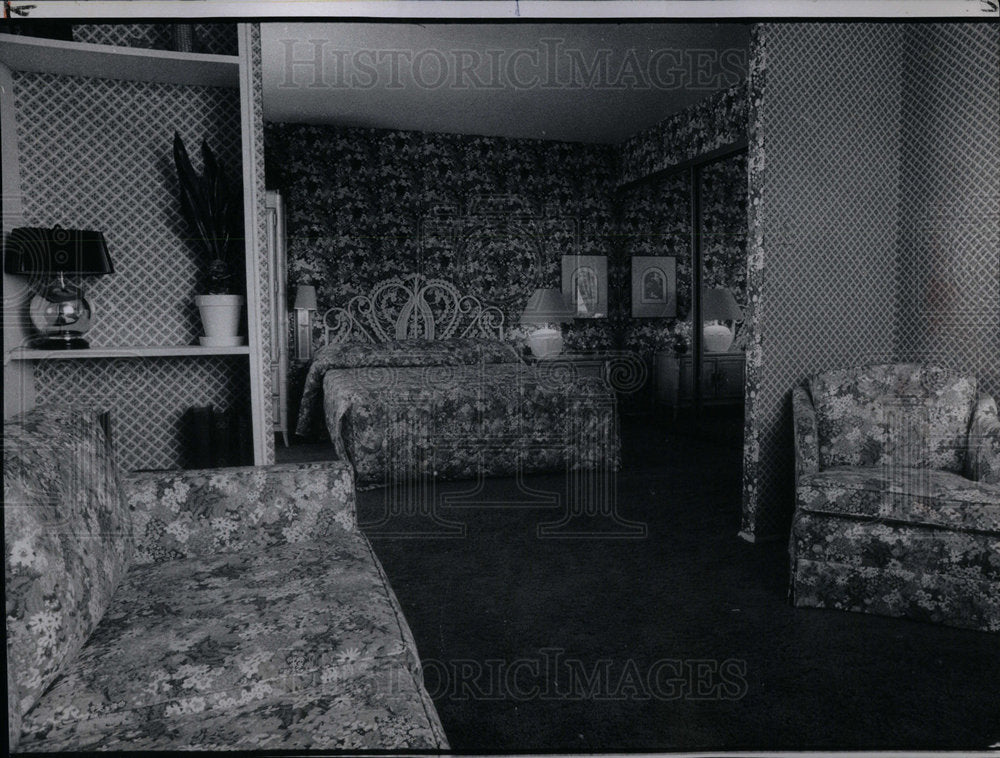 1975 master-bedroom Hidden Creek suite unit - Historic Images