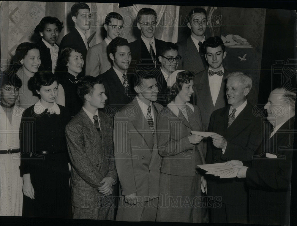 1952 High School Student Winner scholarship - Historic Images