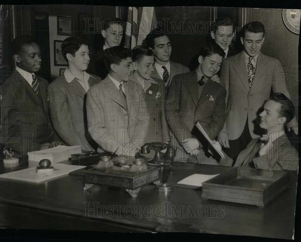 1942 Schoder mayor Youth Week program city - Historic Images