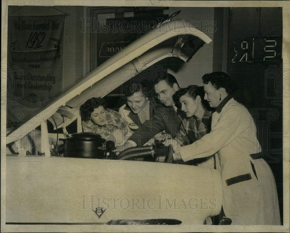 1953 Girls YWCA Fix Car Learn - Historic Images