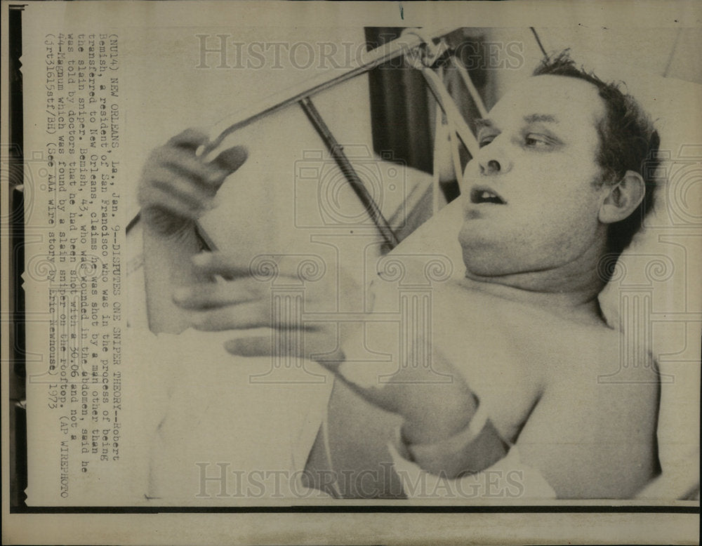 1973 Man Hospital Shot Abdomen Sniper - Historic Images