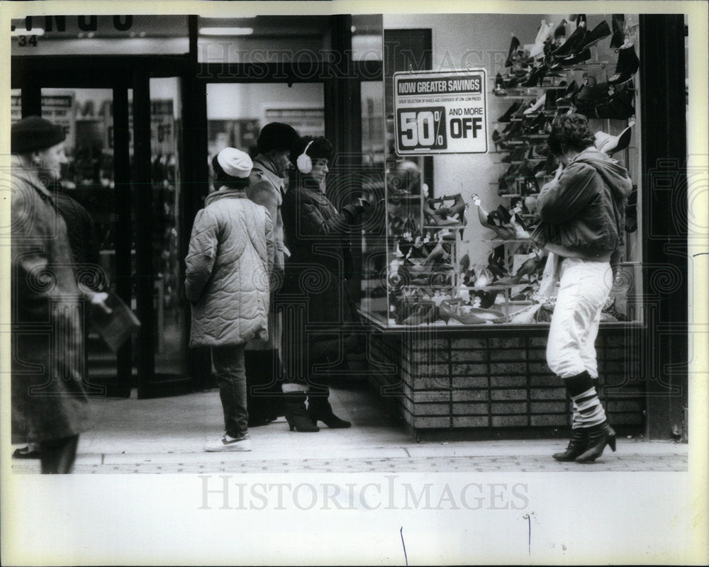 1986 State Street Shopping - Historic Images