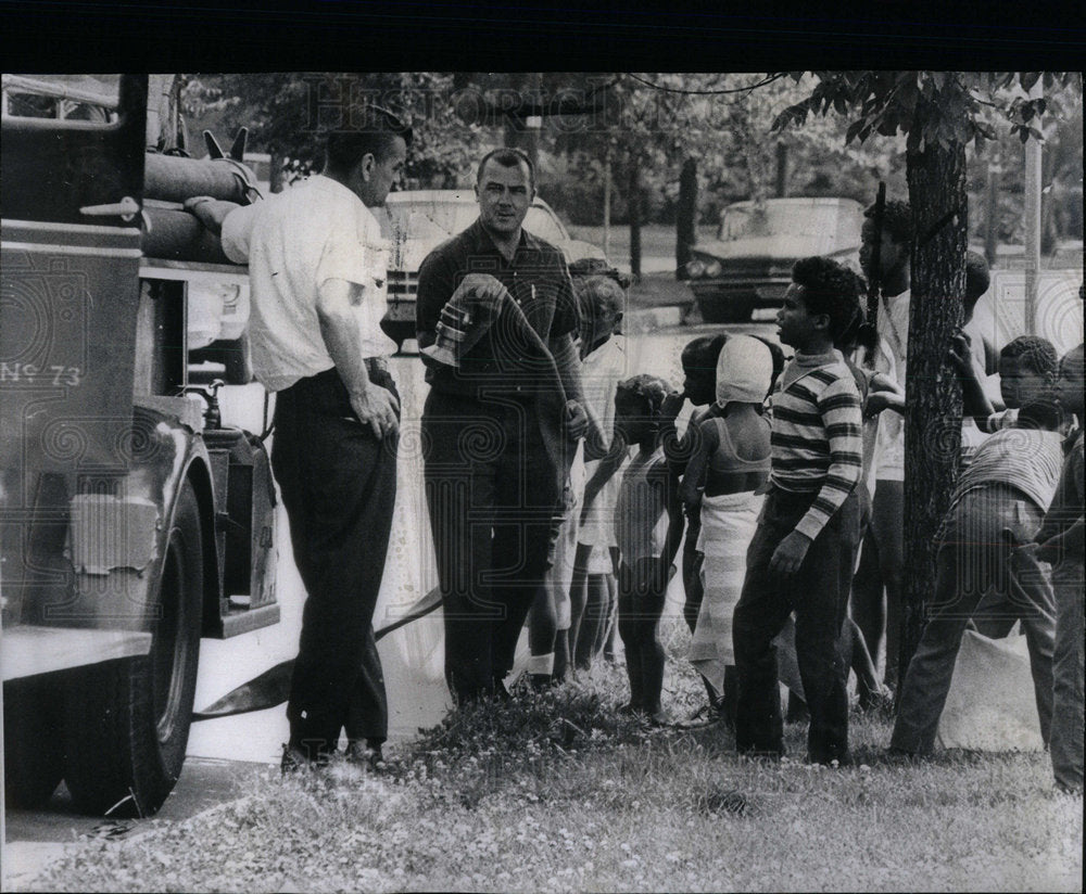 1969 FIREMEN  FIRE EQUIPMENTS DEMONSTRATING - Historic Images