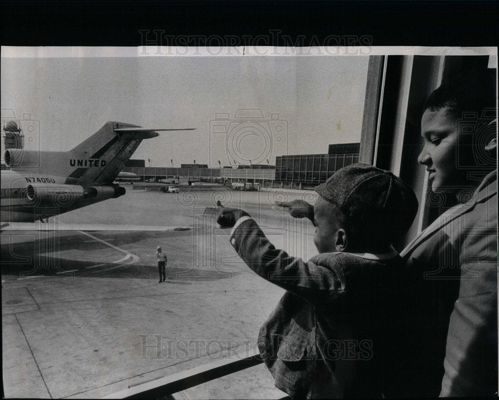 1968 O Hare Airport First Flight - Historic Images