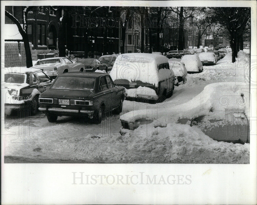 1979 Side Streets squeeze snowfall frigid - Historic Images