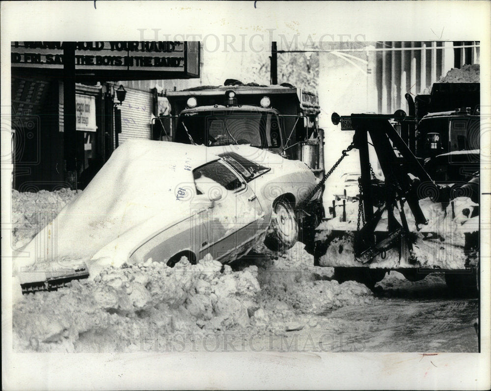 1979 Tow trucks Clark Street North Mired - Historic Images