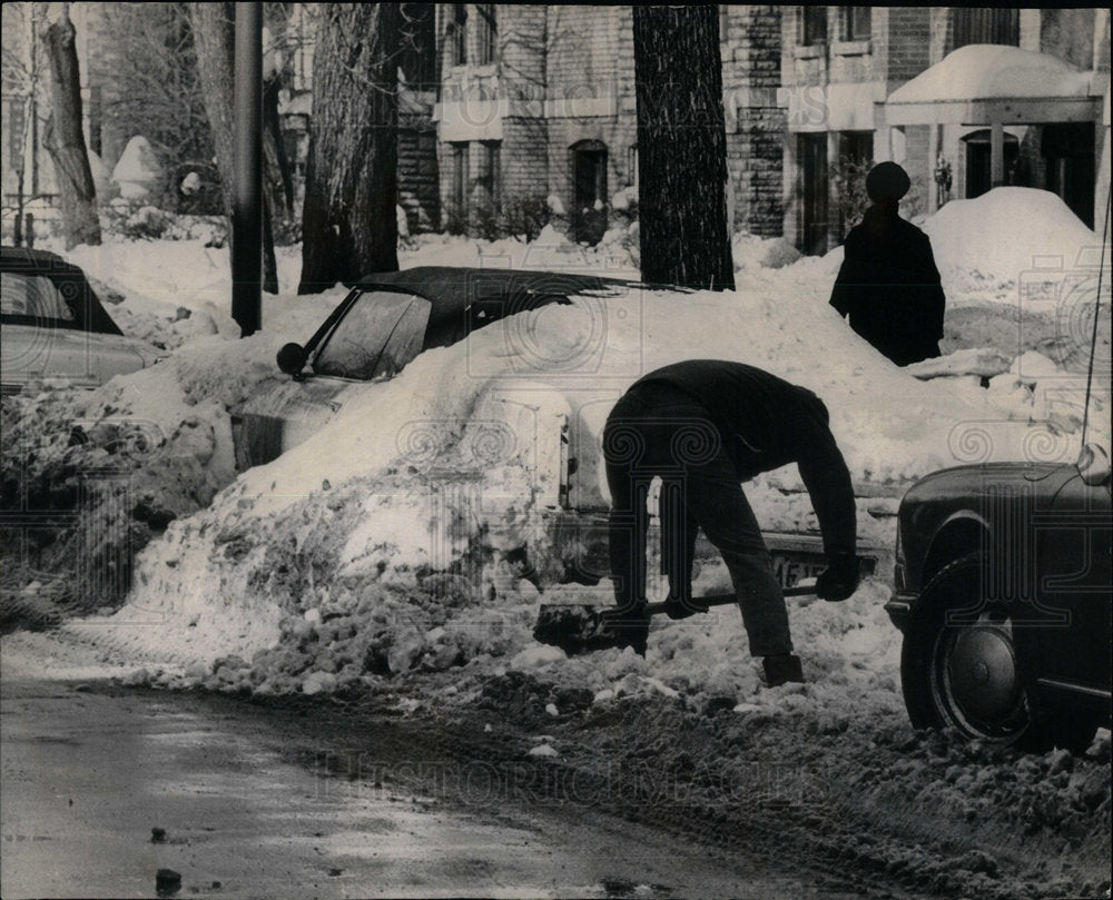 1967 Man Digs Vehicle Out Snow Chicago - Historic Images