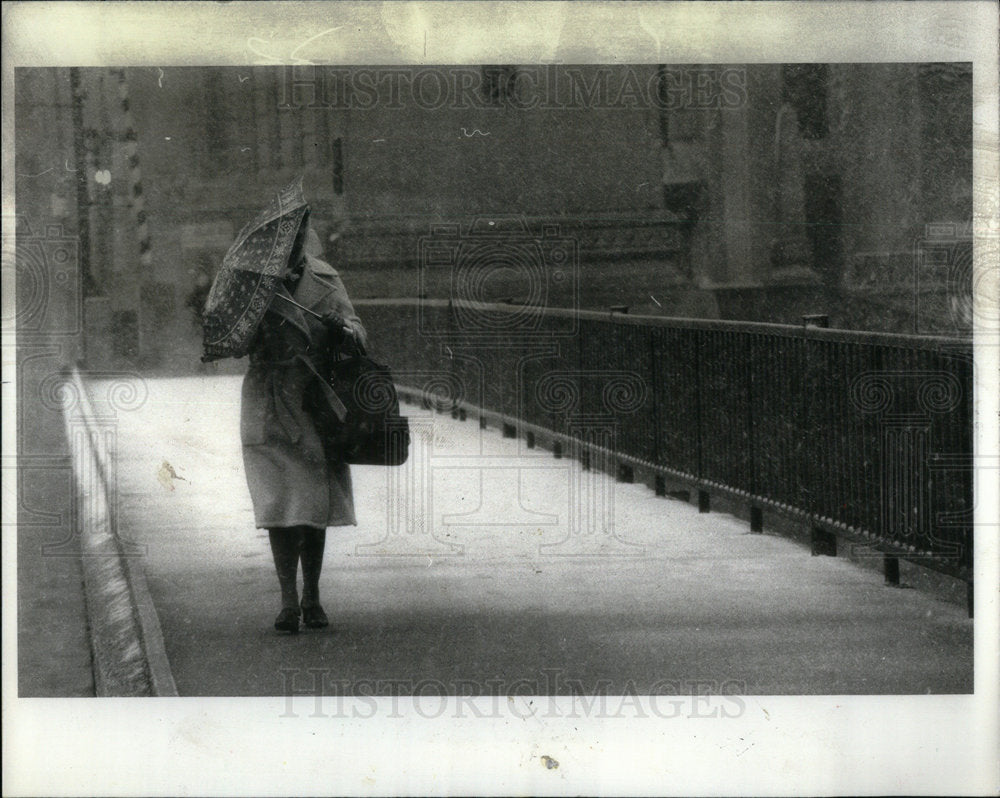 1980 Walking Winter Wonderland Commuters - Historic Images