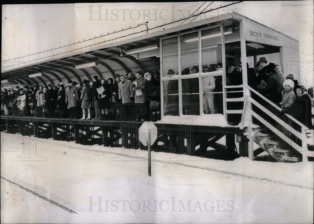 1967 Jammed commutes Skokie Swift Dempster - Historic Images