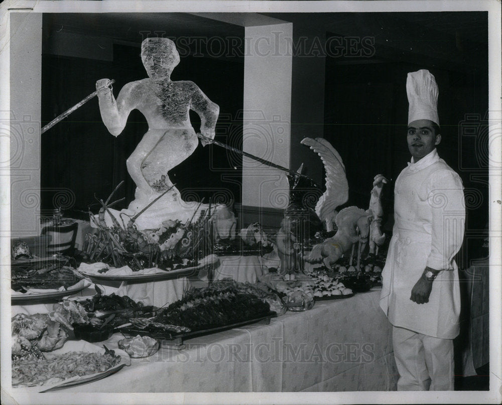 1966 Smuggler&#39;s Notch Elaborate Spread - Historic Images