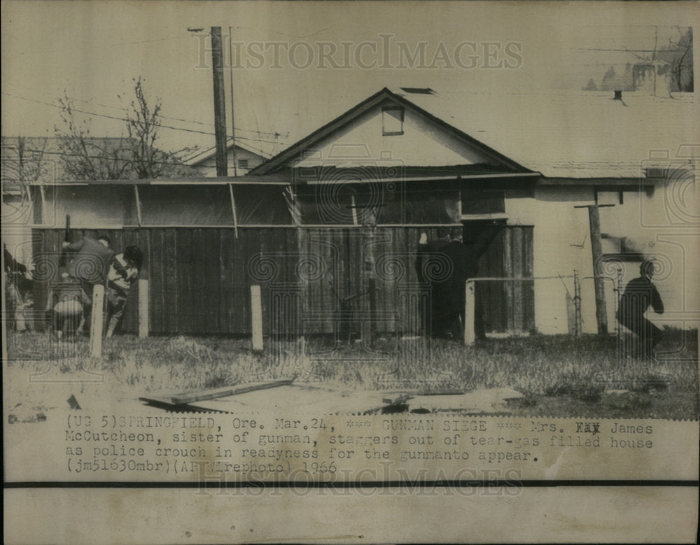 1966 Mrs James McCutcheon Gunman Police - Historic Images