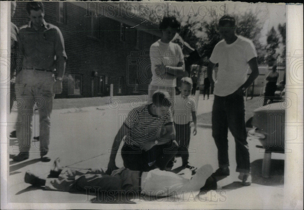 1965 Des Moines Squabble Breeds Death - Historic Images