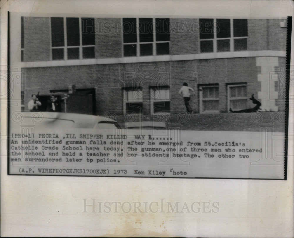 1973 Gunman dead fall atholic Grade School - Historic Images