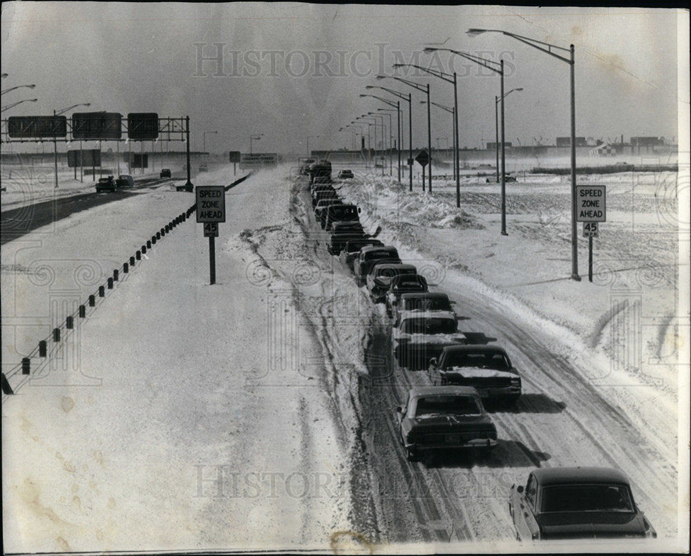 1965 O&#39;Hare Airport Kennedy expressway West - Historic Images