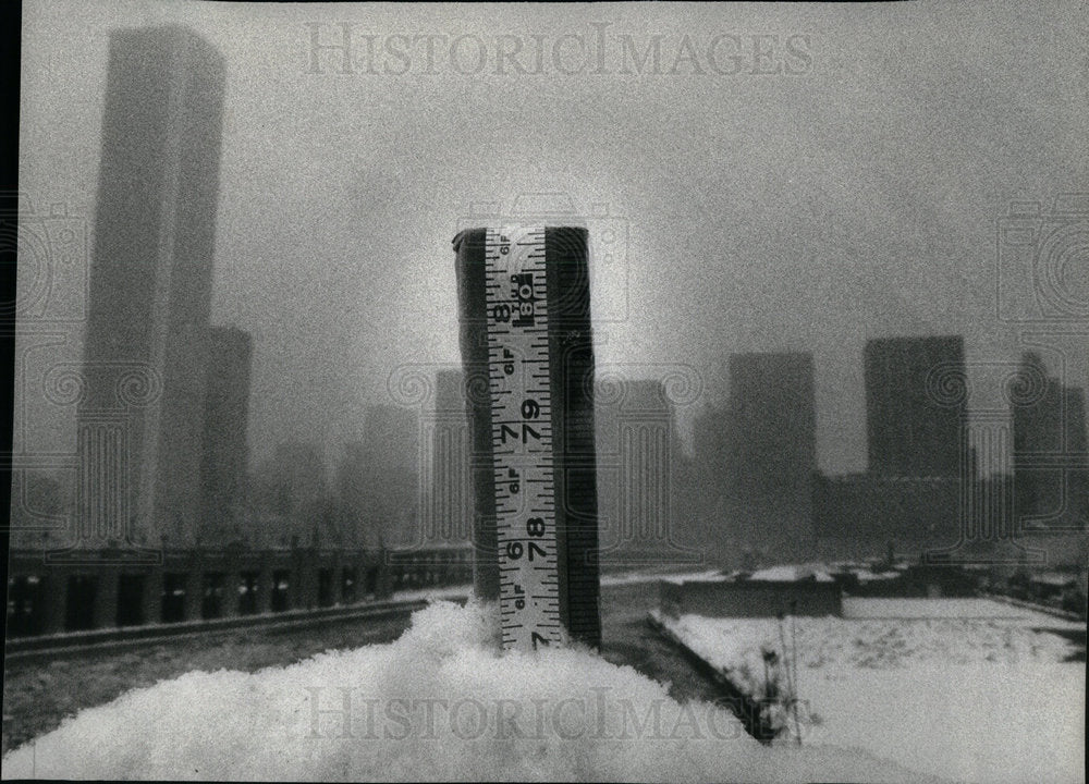 1978 Half Inch Snow Breaks The Record - Historic Images