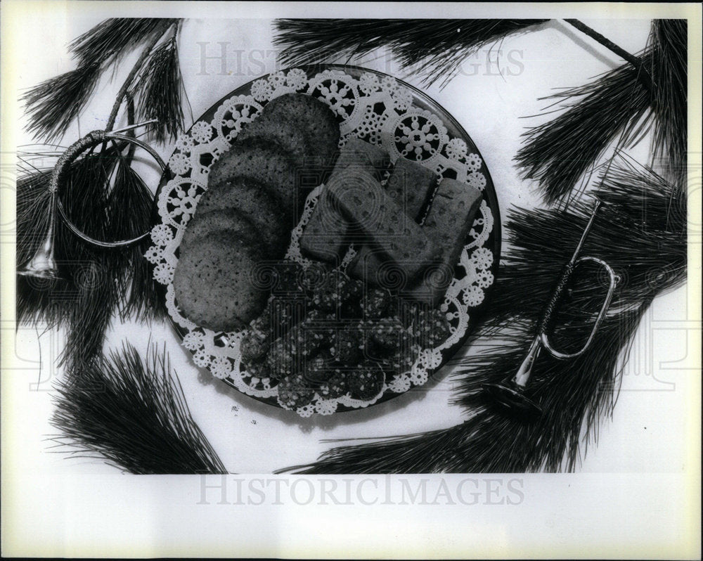 1987 Luxurious inexpensive ingredients food - Historic Images