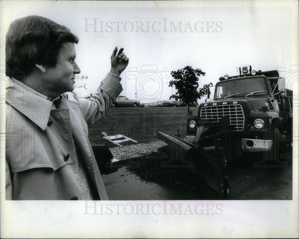 1982 Wood Chips second annual snowplow Park - Historic Images