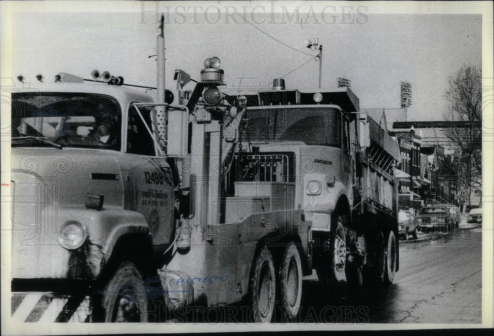 1982 Bureau of Equipment Service - Historic Images