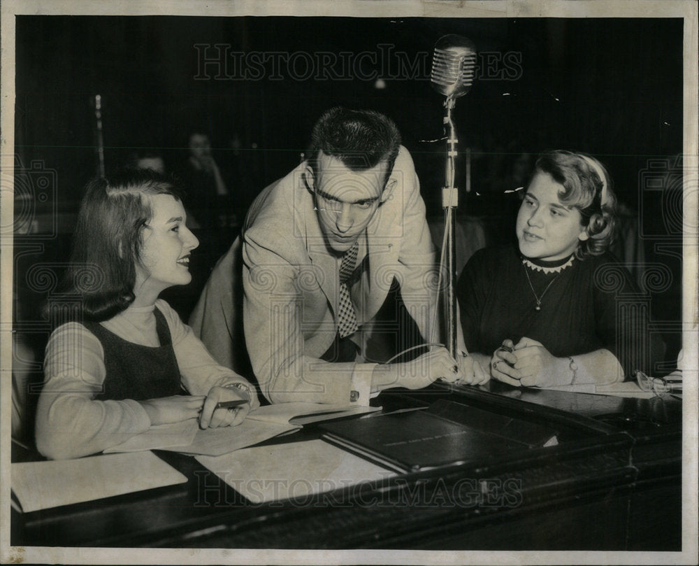 1957 Barbara Christ Narlu Miler Robert Van - Historic Images