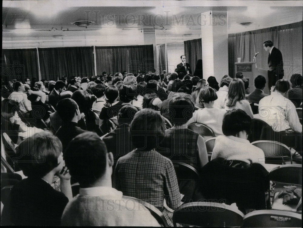 1966 Donald Perkins Jewel Tea YMCA students - Historic Images