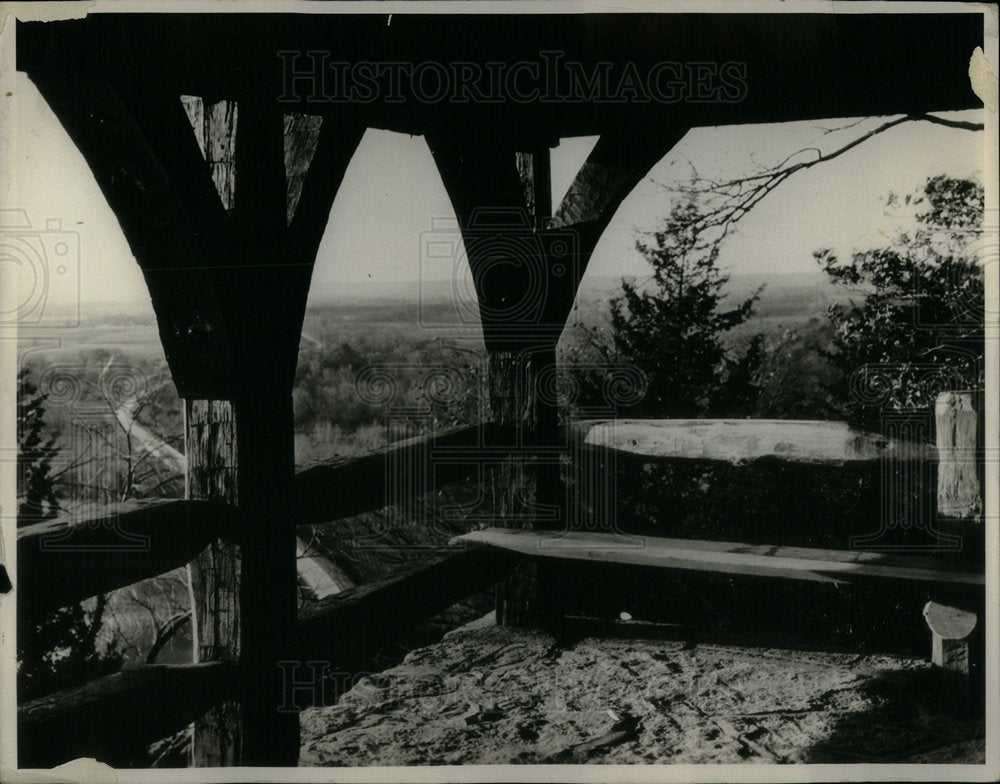 Mississippi Palisades State Park Show Tree - Historic Images