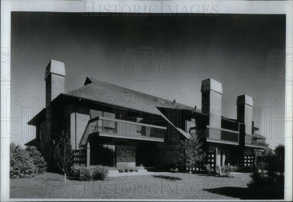 1977 Mission hills town houses Northbrook - Historic Images