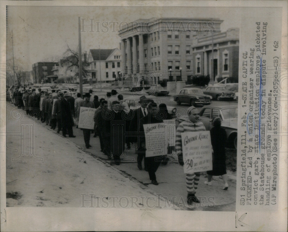 1962 State Institution employes picket garb - Historic Images