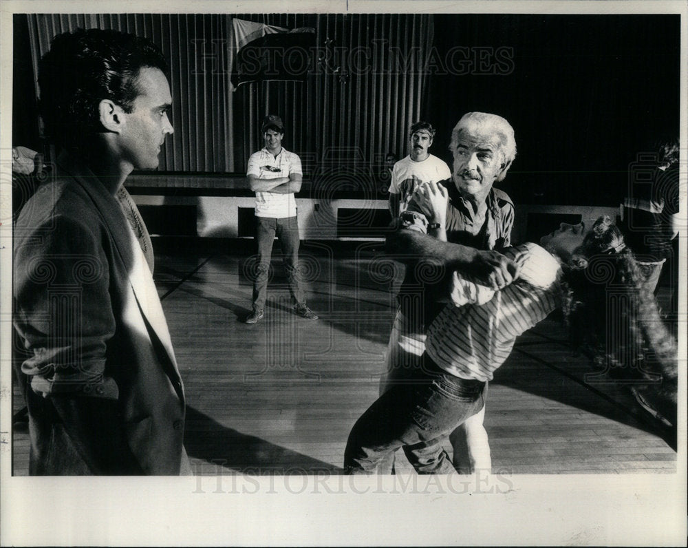 1985 Director Robert Neil Actor Armando Jul - Historic Images