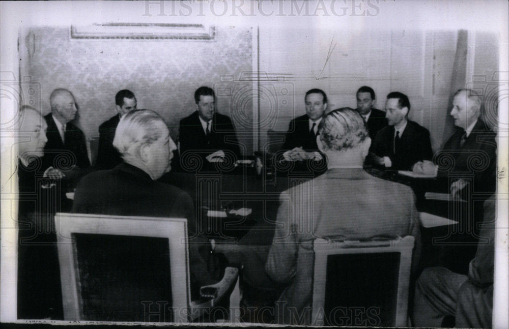 1960 Elysee Palace Paris Table Conference - Historic Images