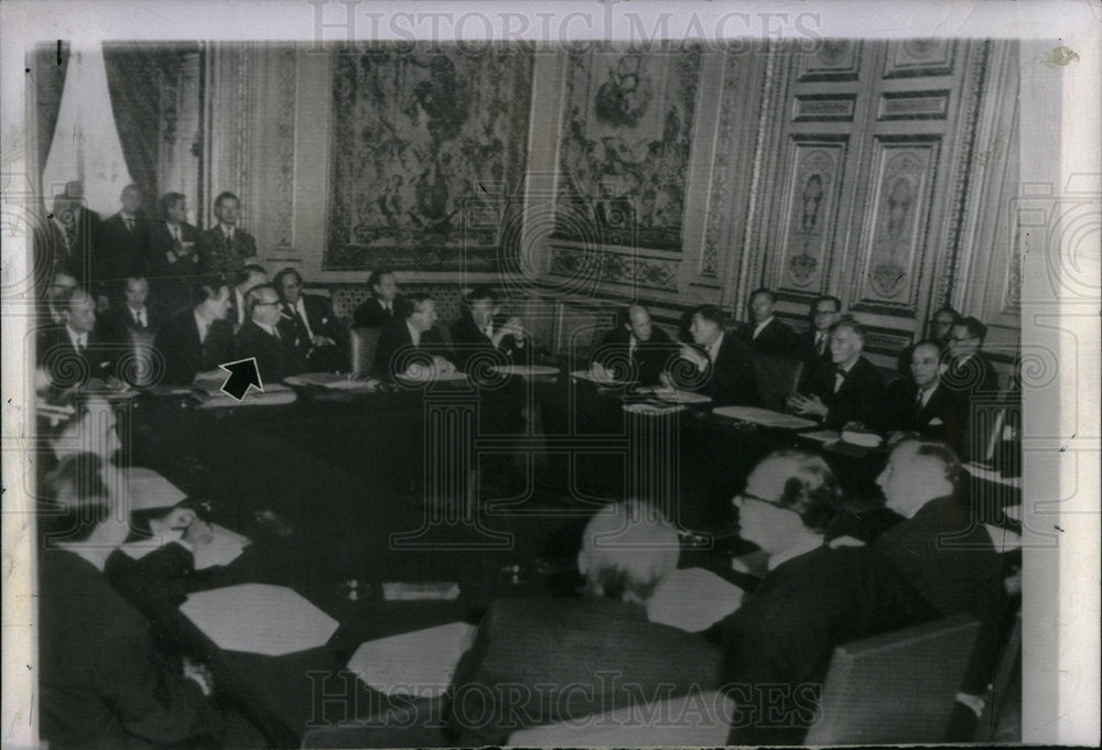 1960 Quai S Orsay Paris Conference Table - Historic Images