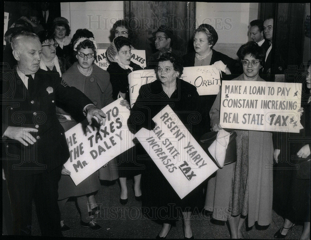 1961 City Council hearing policeman sign - Historic Images