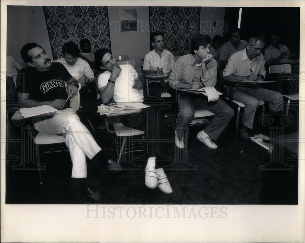 1986 Cab drivers classes. - Historic Images