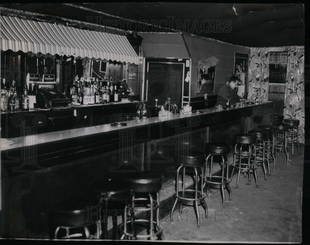 1954 Eugene Celusts Albany tavern stickup - Historic Images