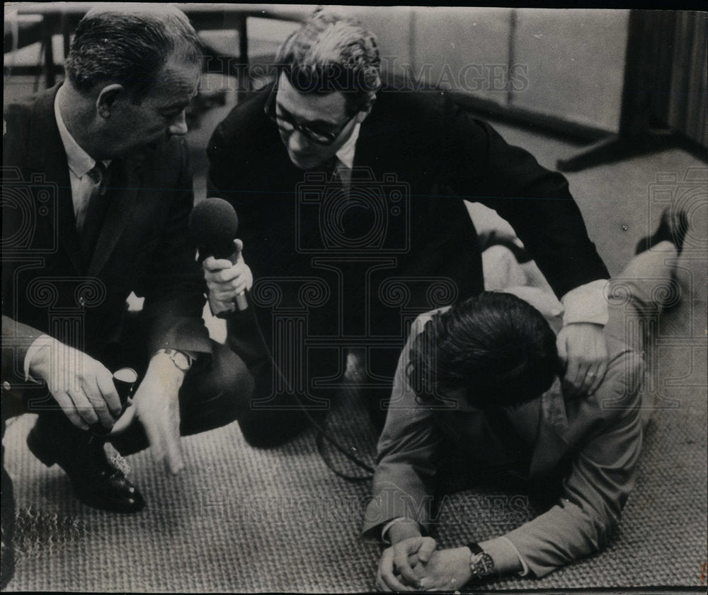 1968 Joseph Cummings Kneel Jeff Kamen Wood - Historic Images