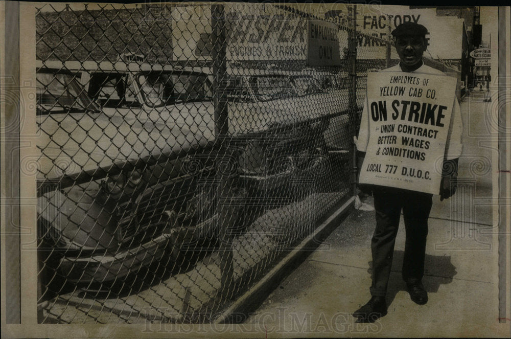 1988 Cab driver picket disruptive walkout - Historic Images